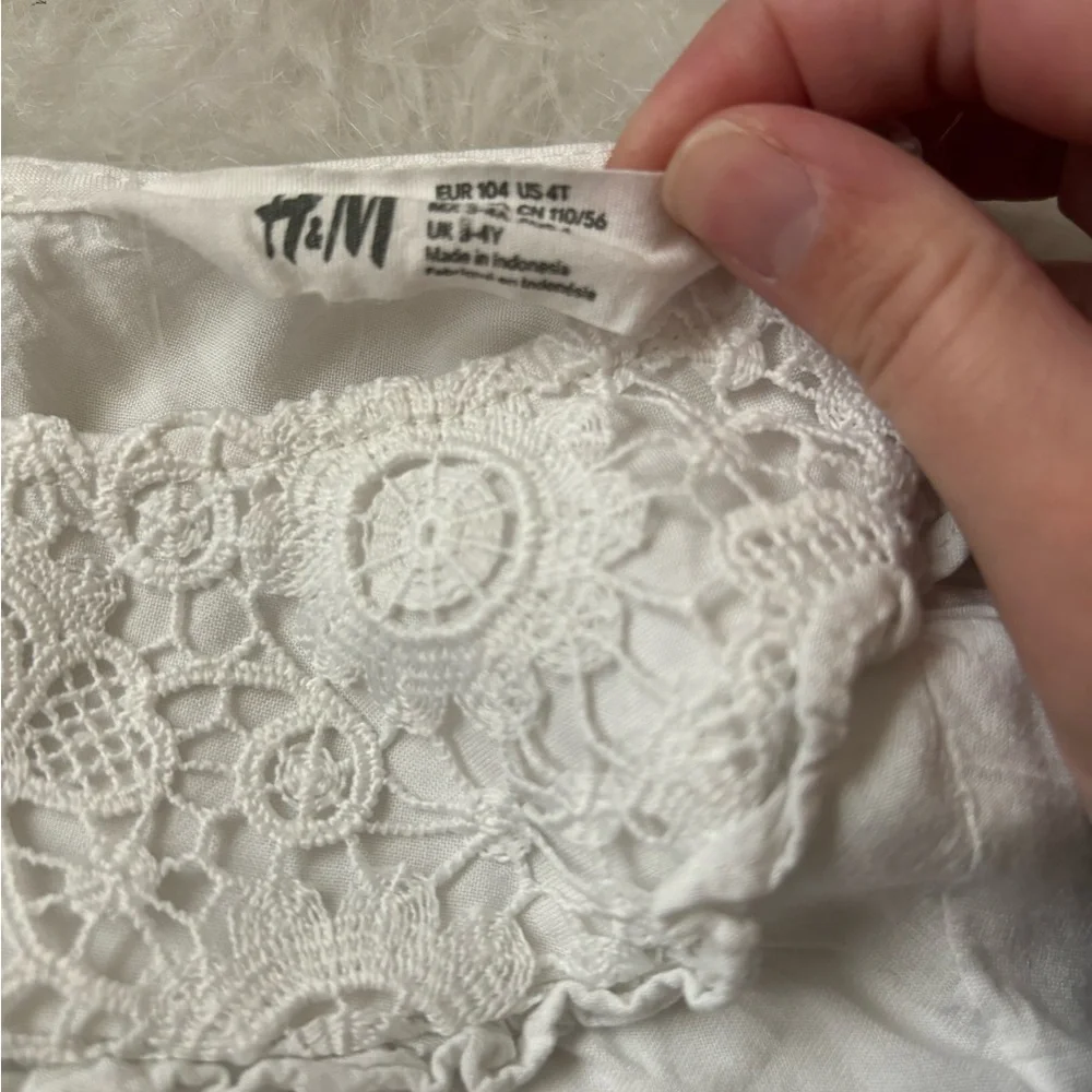 H&M White Lace Top & Heart Jeans Set